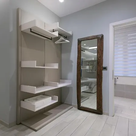 公寓 Mandria 1 2 *