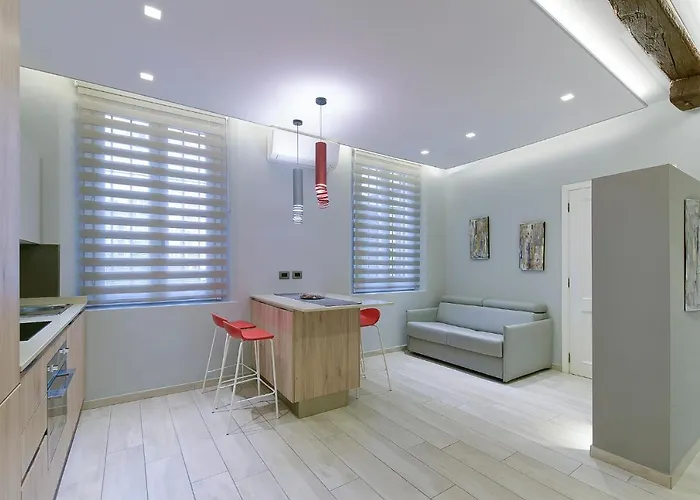 Mandria 1 2 Apartman *